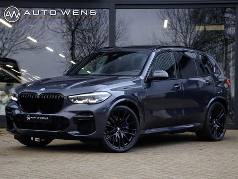 BMW X5 xDrive45e M Sport Lucht Pano 22” Laser Zwarte hemel
