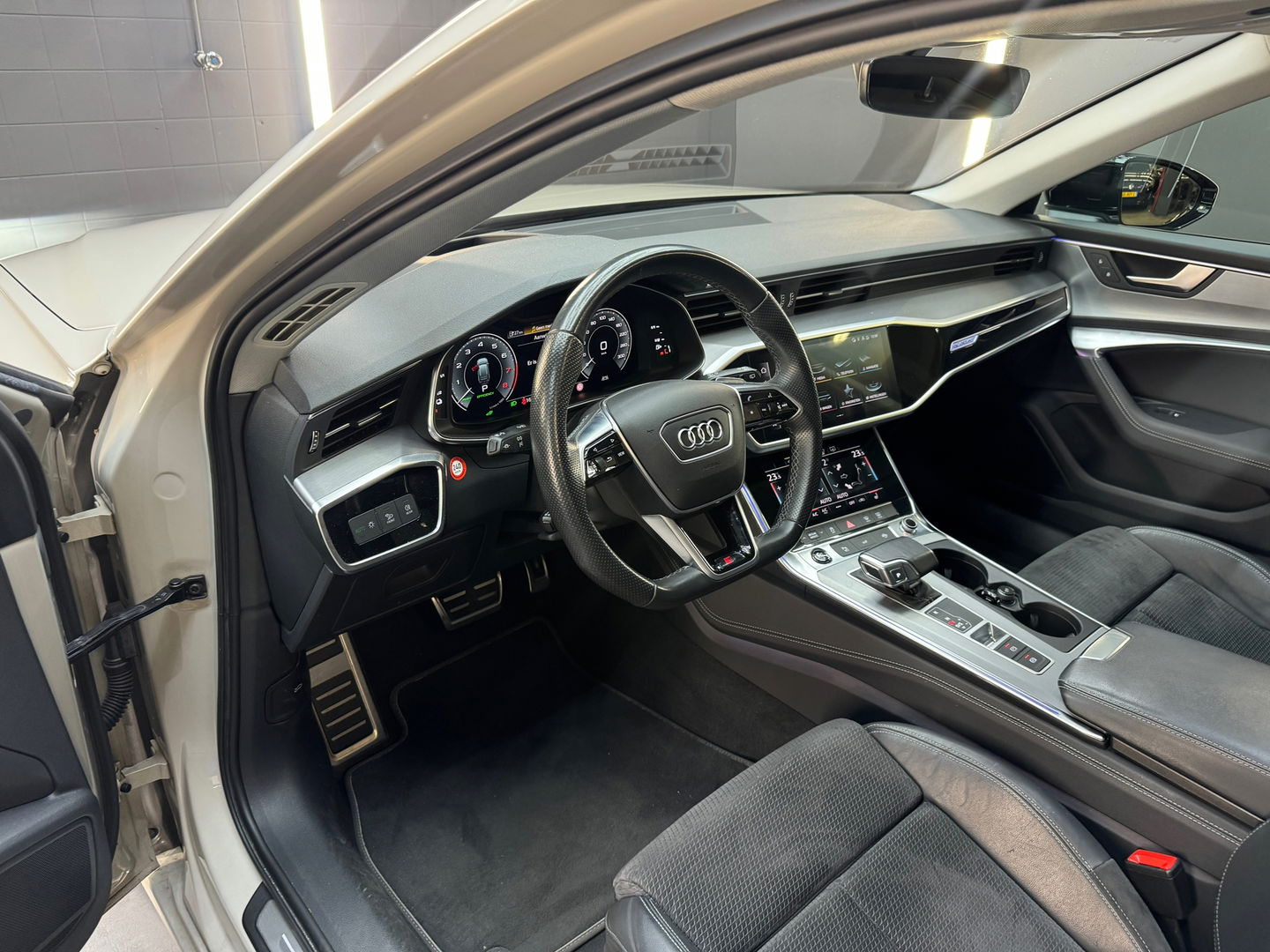 Audi A6 Avant 55 TFSI e quattro Competition Pano|Memory|HuD