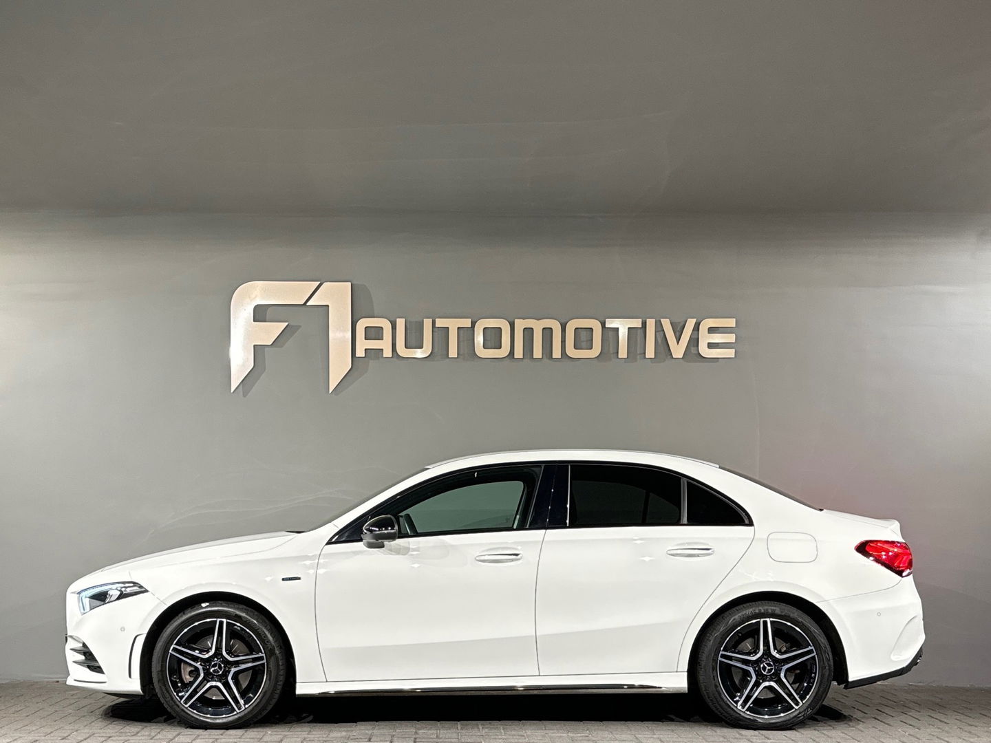 Mercedes-Benz A-Klasse 250 e Premium Plus Keyless|Sfeer|360c