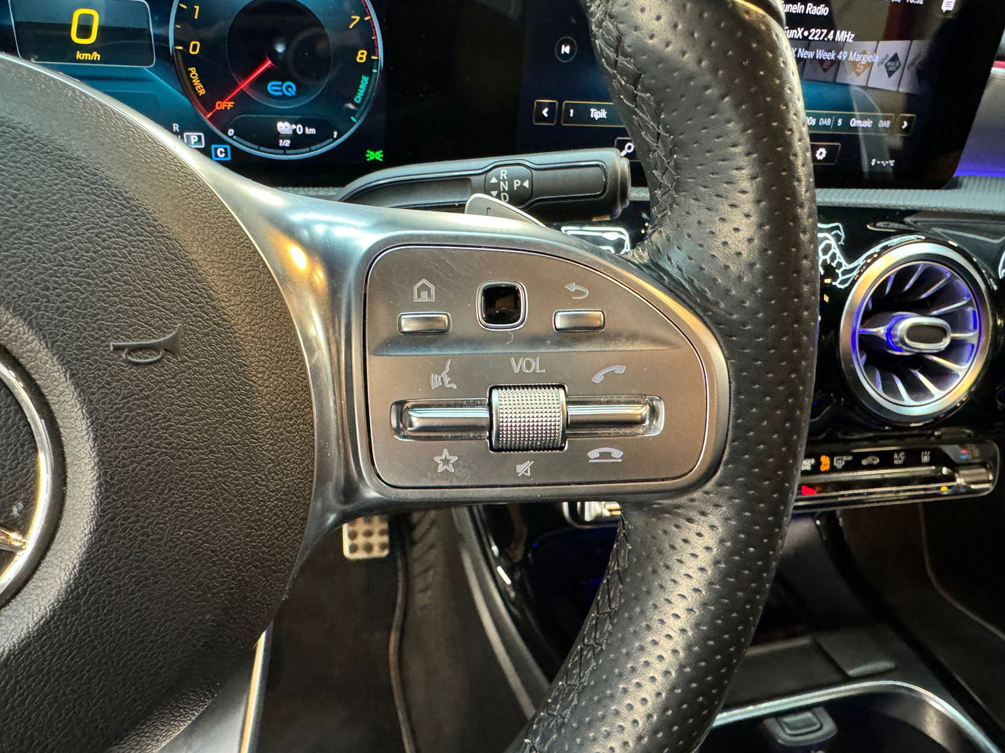 Mercedes-Benz A-Klasse 250 e Premium Plus Keyless|Sfeer|360c