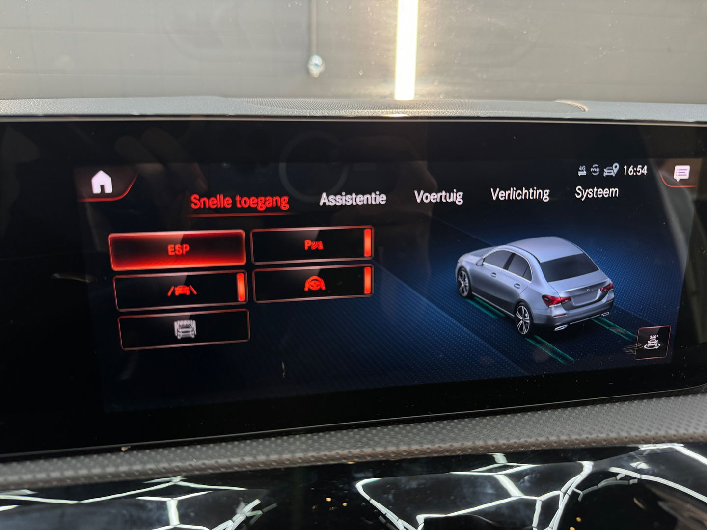 Mercedes-Benz A-Klasse 250 e Premium Plus Keyless|Sfeer|360c