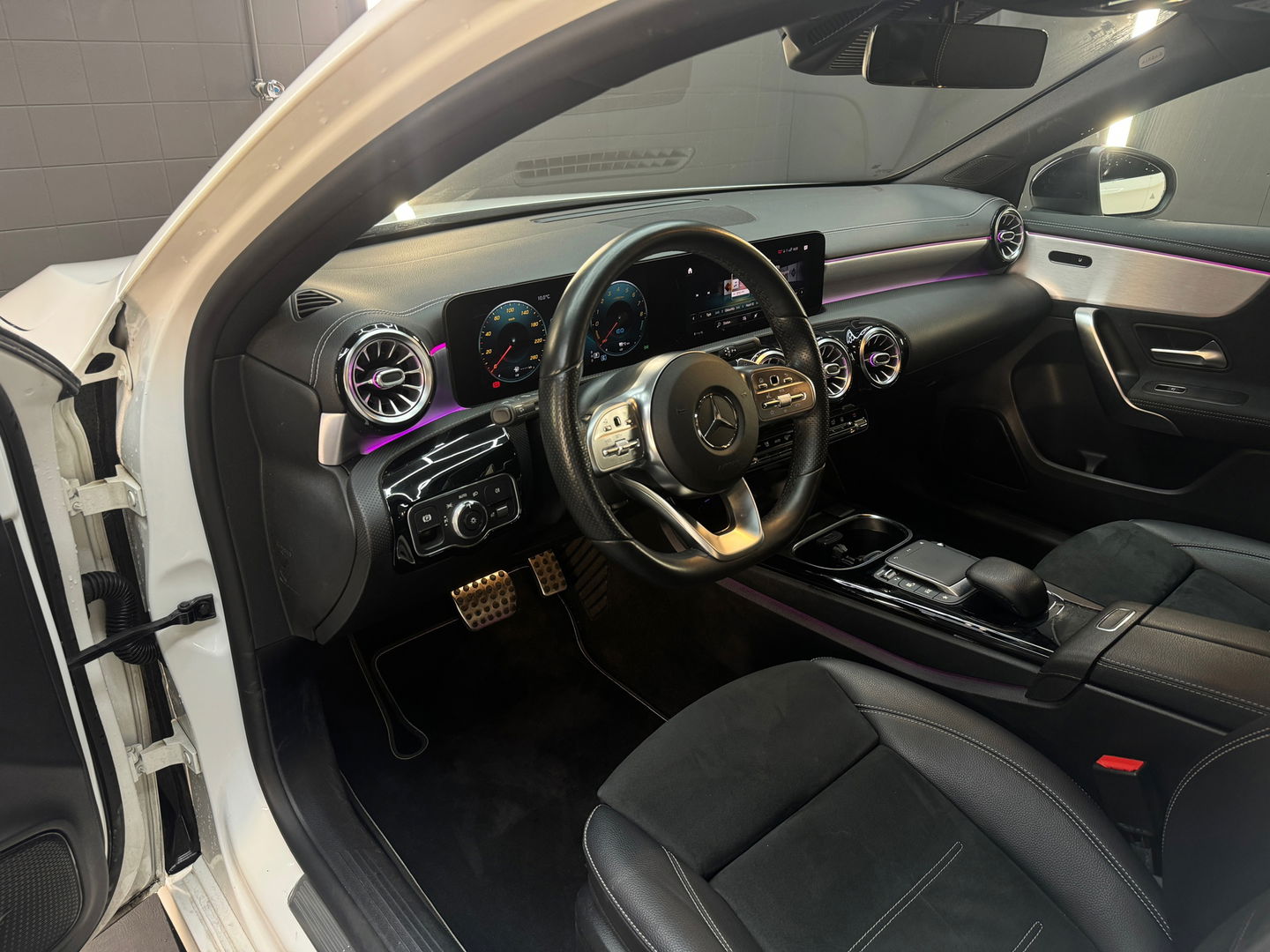 Mercedes-Benz A-Klasse 250 e Premium Plus Keyless|Sfeer|360c