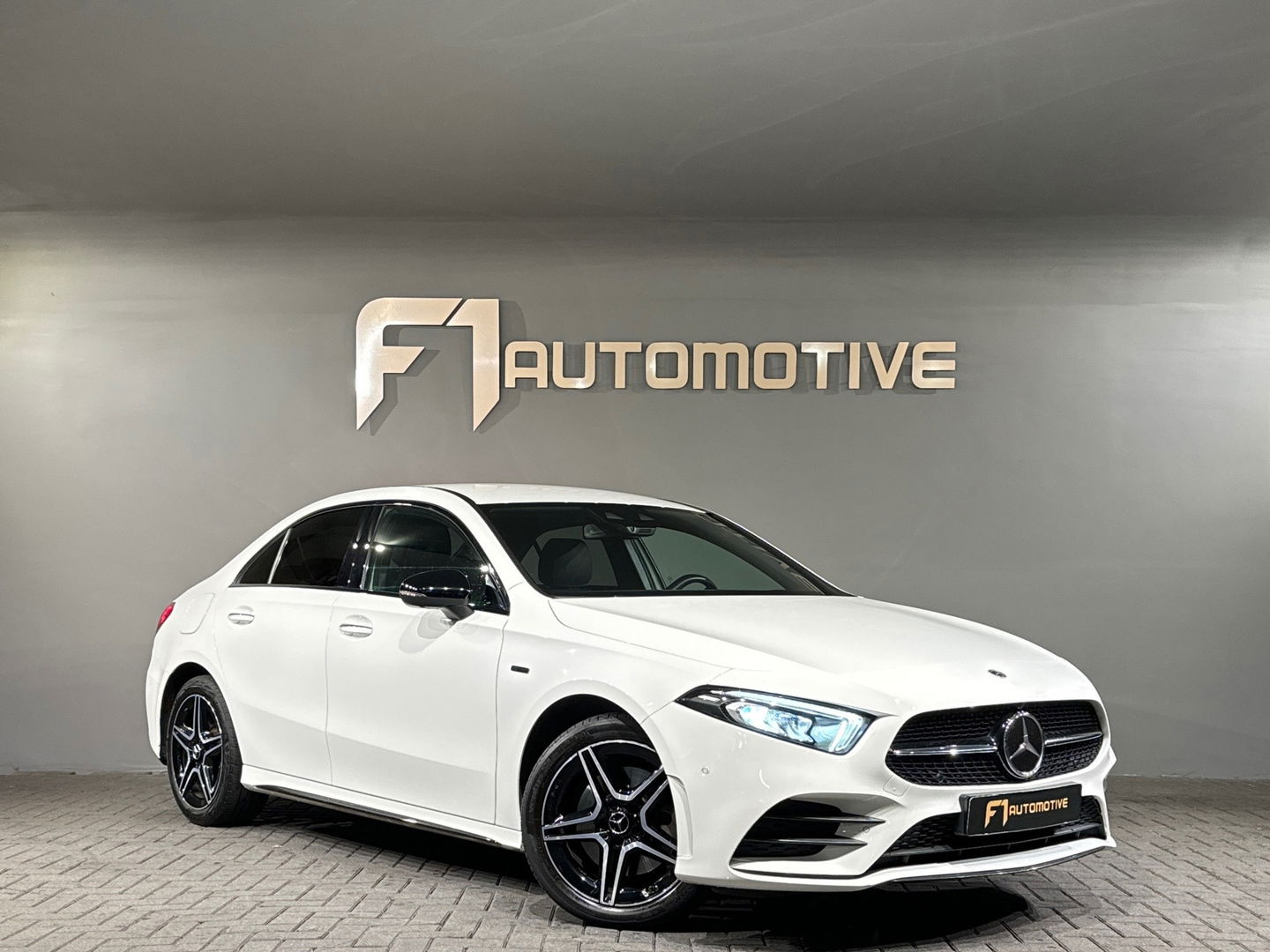 Mercedes-Benz A-Klasse 250 e Premium Plus Keyless|Sfeer|360c