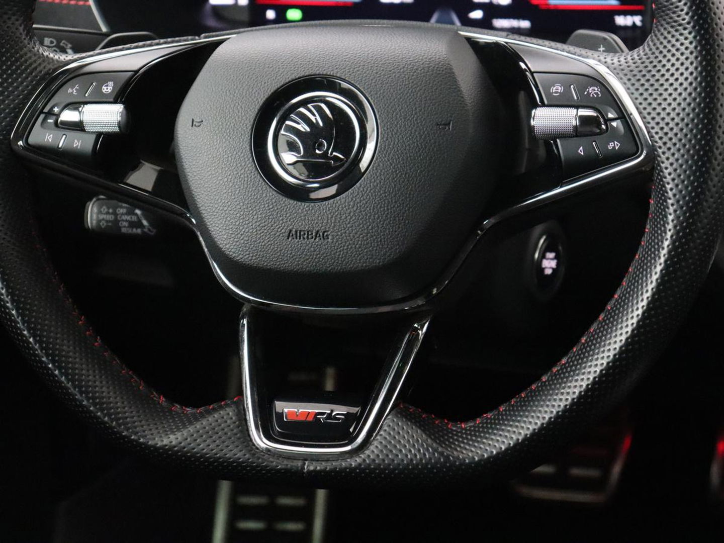 Škoda Octavia 2.0 TSI RS | 245pk | Trekhaak | Stoelverwarming | Adaptive cruise | Camera | Sfeerverlichting | Navigatie | Canton Sound | Sportstoelen | Virtual Cockpit | Full LED