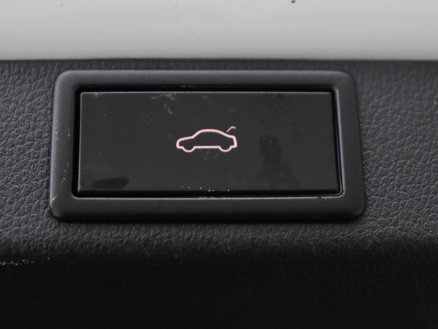 Škoda Octavia 2.0 TSI RS | 245pk | Trekhaak | Stoelverwarming | Adaptive cruise | Camera | Sfeerverlichting | Navigatie | Canton Sound | Sportstoelen | Virtual Cockpit | Full LED