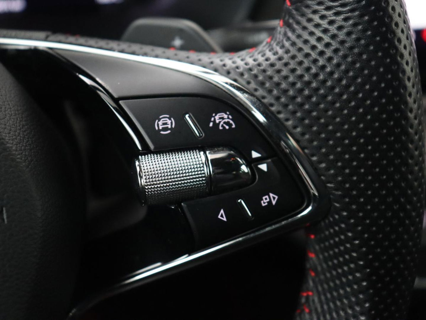 Škoda Octavia 2.0 TSI RS | 245pk | Trekhaak | Stoelverwarming | Adaptive cruise | Camera | Sfeerverlichting | Navigatie | Canton Sound | Sportstoelen | Virtual Cockpit | Full LED