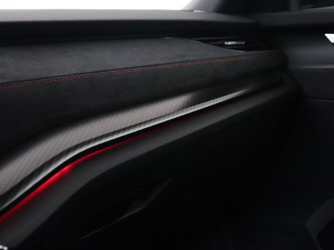 Škoda Octavia 2.0 TSI RS | 245pk | Trekhaak | Stoelverwarming | Adaptive cruise | Camera | Sfeerverlichting | Navigatie | Canton Sound | Sportstoelen | Virtual Cockpit | Full LED