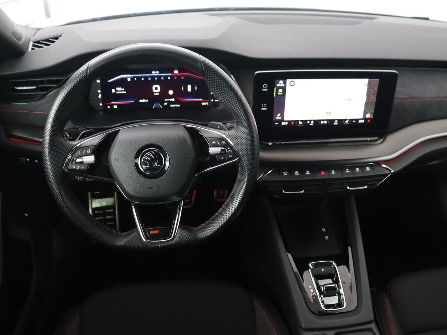 Škoda Octavia 2.0 TSI RS | 245pk | Trekhaak | Stoelverwarming | Adaptive cruise | Camera | Sfeerverlichting | Navigatie | Canton Sound | Sportstoelen | Virtual Cockpit | Full LED