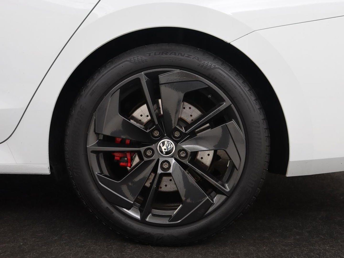 Škoda Octavia 2.0 TSI RS | 245pk | Trekhaak | Stoelverwarming | Adaptive cruise | Camera | Sfeerverlichting | Navigatie | Canton Sound | Sportstoelen | Virtual Cockpit | Full LED