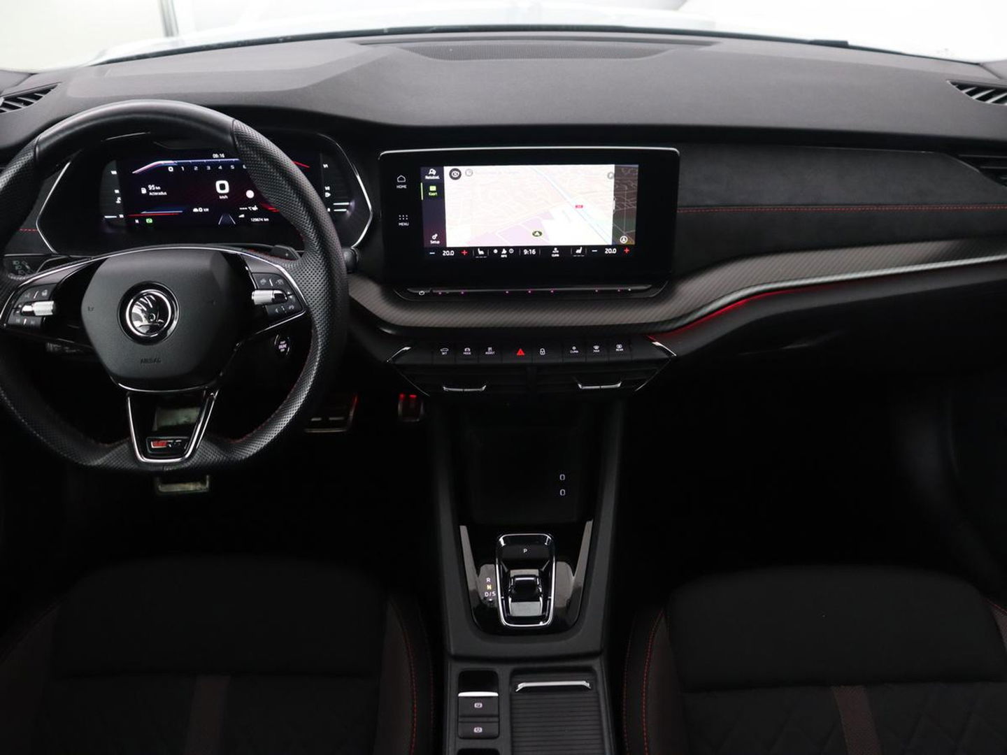 Škoda Octavia 2.0 TSI RS | 245pk | Trekhaak | Stoelverwarming | Adaptive cruise | Camera | Sfeerverlichting | Navigatie | Canton Sound | Sportstoelen | Virtual Cockpit | Full LED