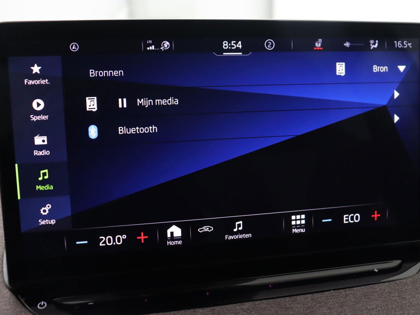 Škoda Enyaq iV 80 | Warmtepomp | Trekhaak | Matrix LED | Adaptive cruise | Keyless | Camera | Half leder | Stuurverwarming | Memory | Navigatie | Climate control | Dodehoek detectie | Getint glas