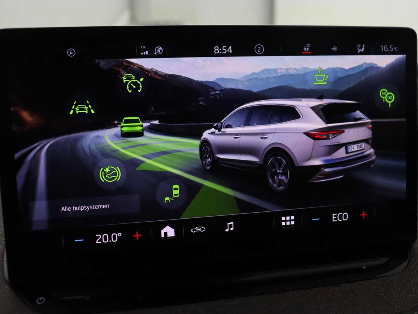 Škoda Enyaq iV 80 | Warmtepomp | Trekhaak | Matrix LED | Adaptive cruise | Keyless | Camera | Half leder | Stuurverwarming | Memory | Navigatie | Climate control | Dodehoek detectie | Getint glas