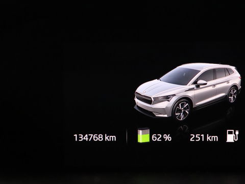 Škoda Enyaq iV 80 | Warmtepomp | Trekhaak | Matrix LED | Adaptive cruise | Keyless | Camera | Half leder | Stuurverwarming | Memory | Navigatie | Climate control | Dodehoek detectie | Getint glas