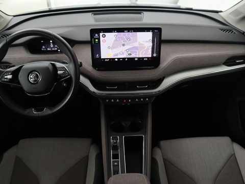 Škoda Enyaq iV 80 | Warmtepomp | Trekhaak | Matrix LED | Adaptive cruise | Keyless | Camera | Half leder | Stuurverwarming | Memory | Navigatie | Climate control | Dodehoek detectie | Getint glas