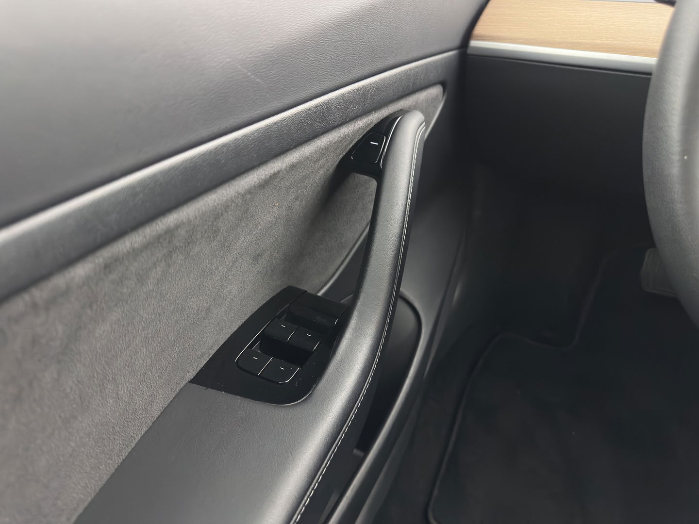 Tesla Model 3 Standard RWD Plus 60 kWh [ 3-Fase ] {SOH-86%} (INCL-BTW) Aut. *PANO | AUTO-PILOT | LEATHER | KEYLESS | FULL-LED | MEMORY-PACK | SURROUND-VIEW | DAB | CARPLAY | DIGI-COCKPIT | LANE-ASSIST | COMFORT-SEATS | 18"ALU*