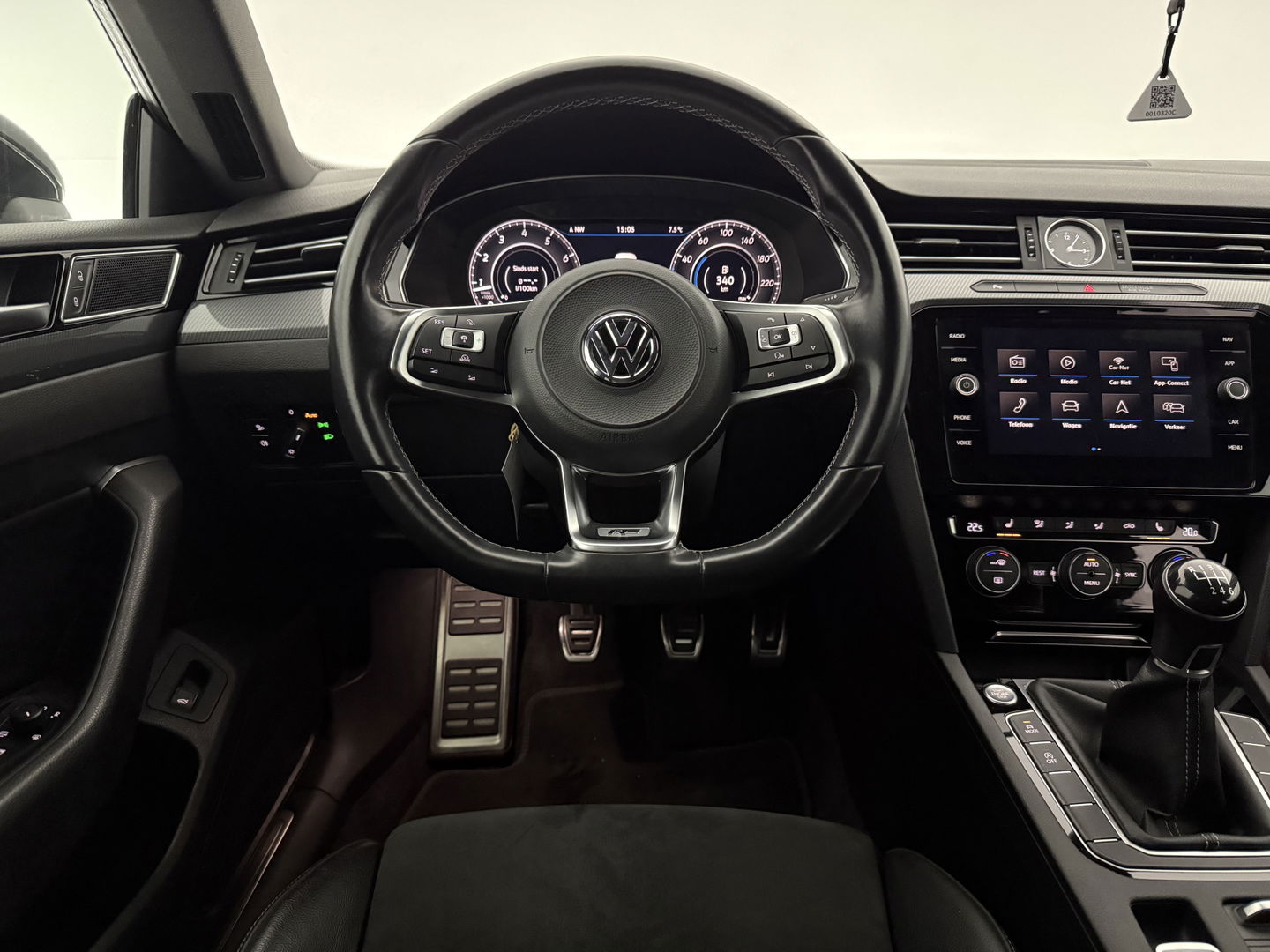 Volkswagen Arteon 1.5 TSI R-Line | Virtual | Adap. Cruise | Carplay | Stoelverw. | Keyless | Navi | Parkeersens.