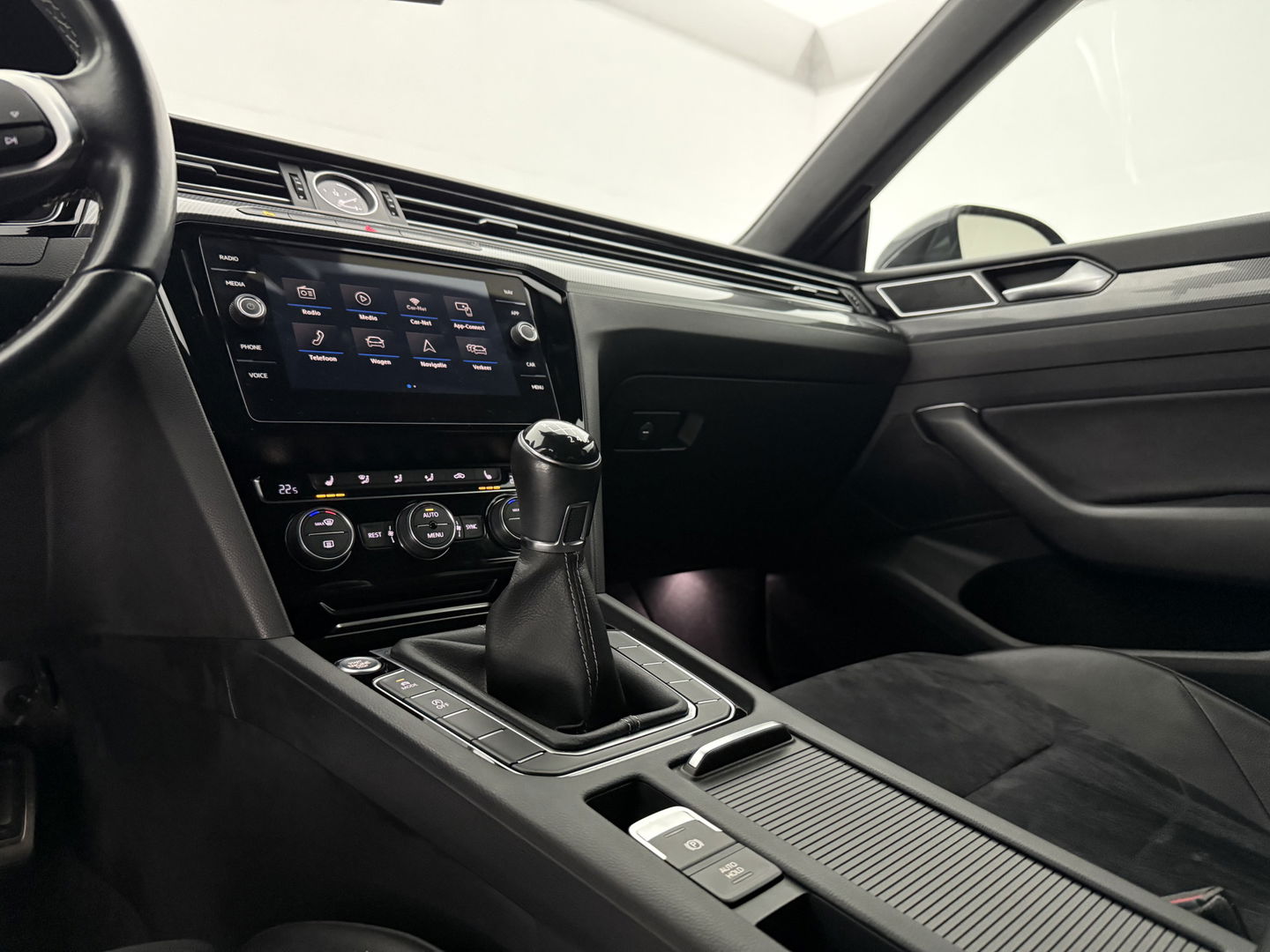 Volkswagen Arteon 1.5 TSI R-Line | Virtual | Adap. Cruise | Carplay | Stoelverw. | Keyless | Navi | Parkeersens.