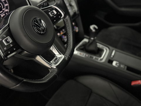 Volkswagen Arteon 1.5 TSI R-Line | Virtual | Adap. Cruise | Carplay | Stoelverw. | Keyless | Navi | Parkeersens.