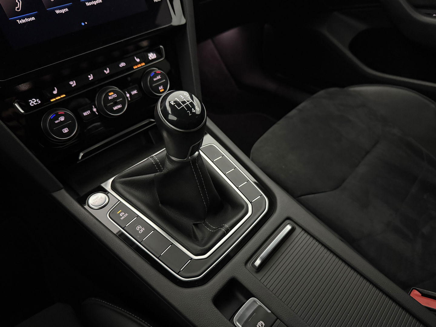 Volkswagen Arteon 1.5 TSI R-Line | Virtual | Adap. Cruise | Carplay | Stoelverw. | Keyless | Navi | Parkeersens.