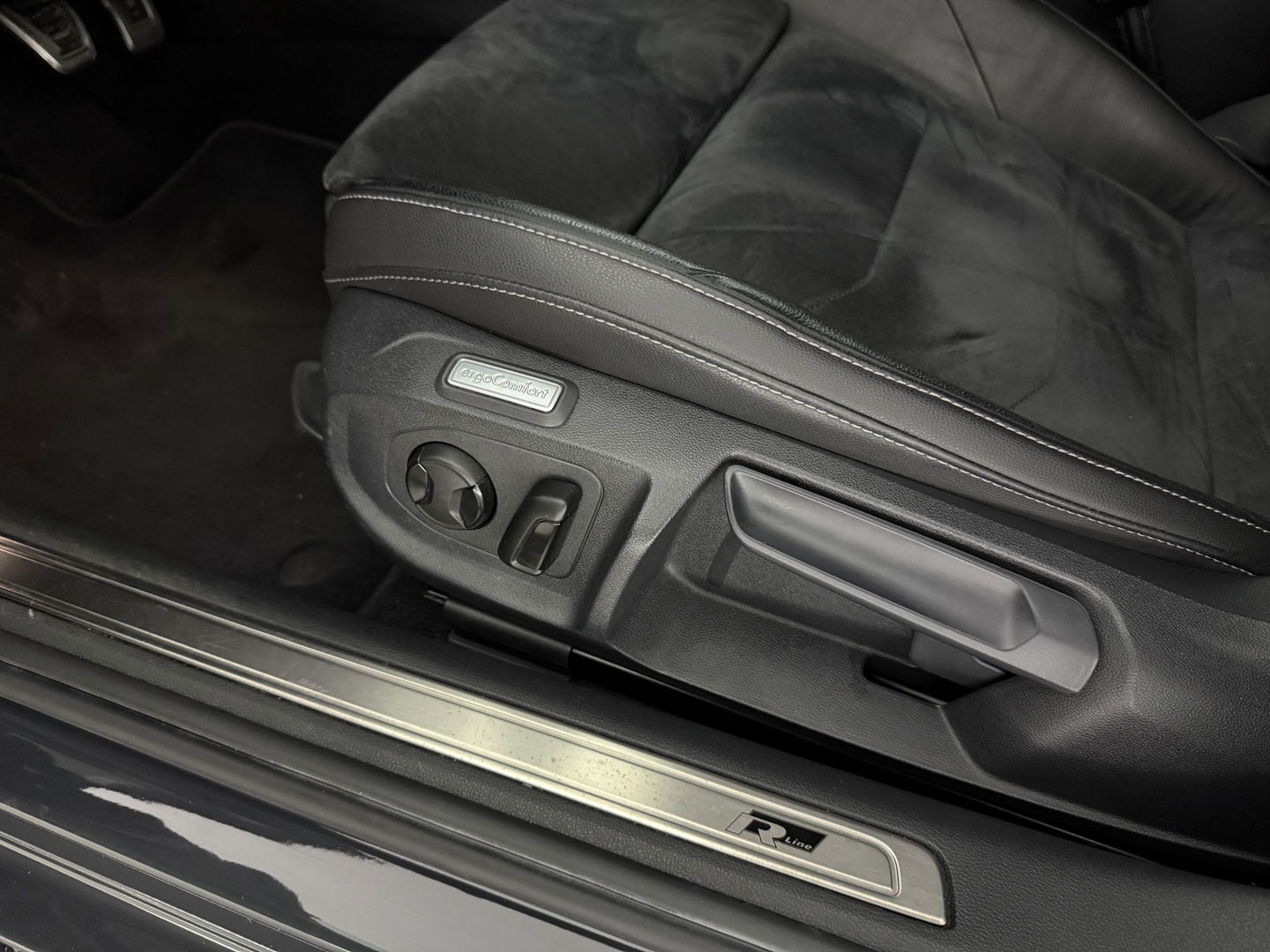 Volkswagen Arteon 1.5 TSI R-Line | Virtual | Adap. Cruise | Carplay | Stoelverw. | Keyless | Navi | Parkeersens.