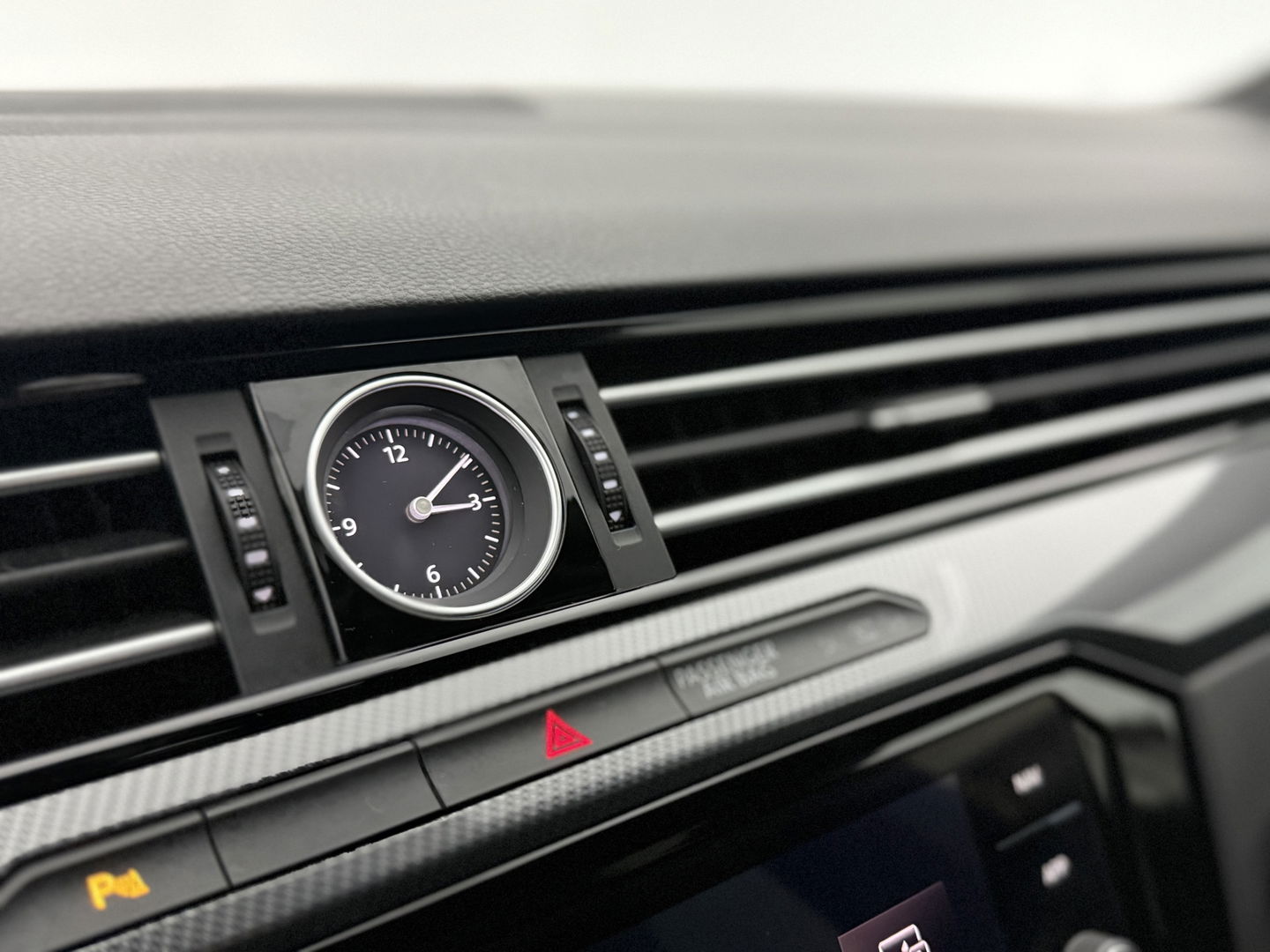 Volkswagen Arteon 1.5 TSI R-Line | Virtual | Adap. Cruise | Carplay | Stoelverw. | Keyless | Navi | Parkeersens.