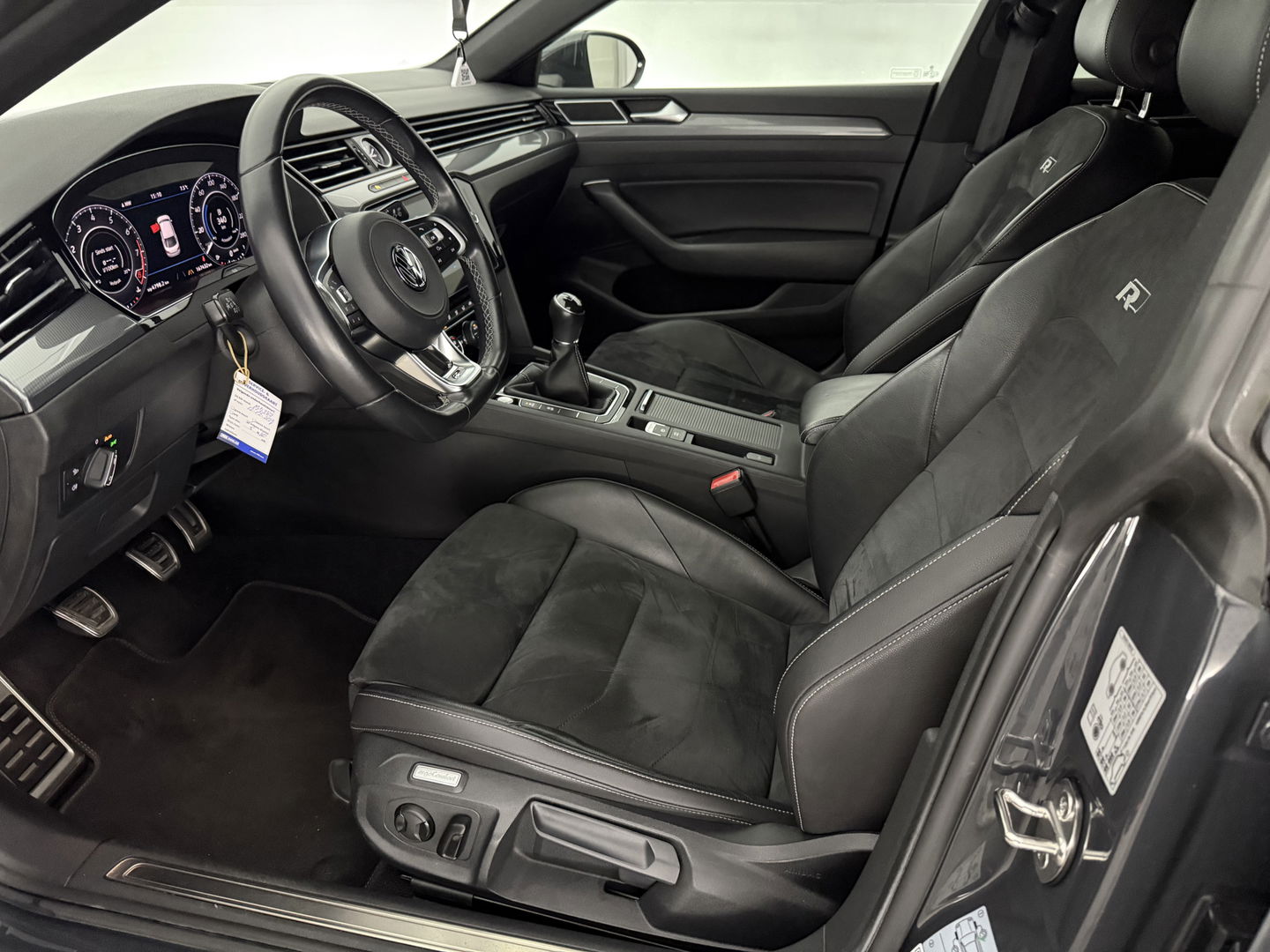 Volkswagen Arteon 1.5 TSI R-Line | Virtual | Adap. Cruise | Carplay | Stoelverw. | Keyless | Navi | Parkeersens.