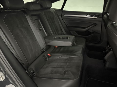 Volkswagen Arteon 1.5 TSI R-Line | Virtual | Adap. Cruise | Carplay | Stoelverw. | Keyless | Navi | Parkeersens.