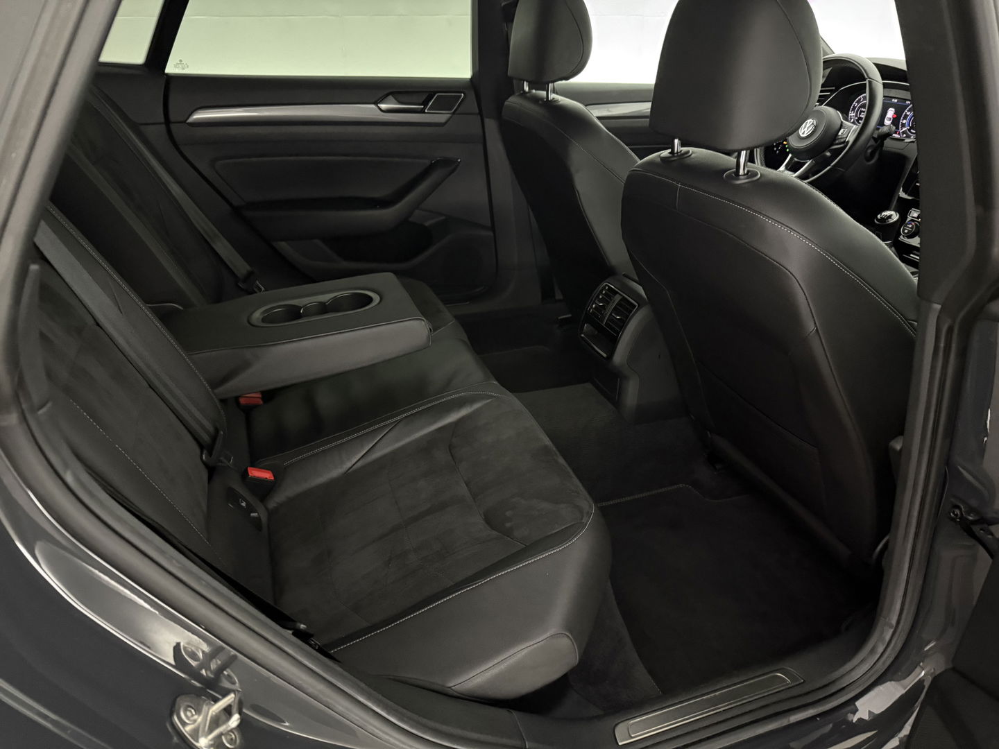 Volkswagen Arteon 1.5 TSI R-Line | Virtual | Adap. Cruise | Carplay | Stoelverw. | Keyless | Navi | Parkeersens.