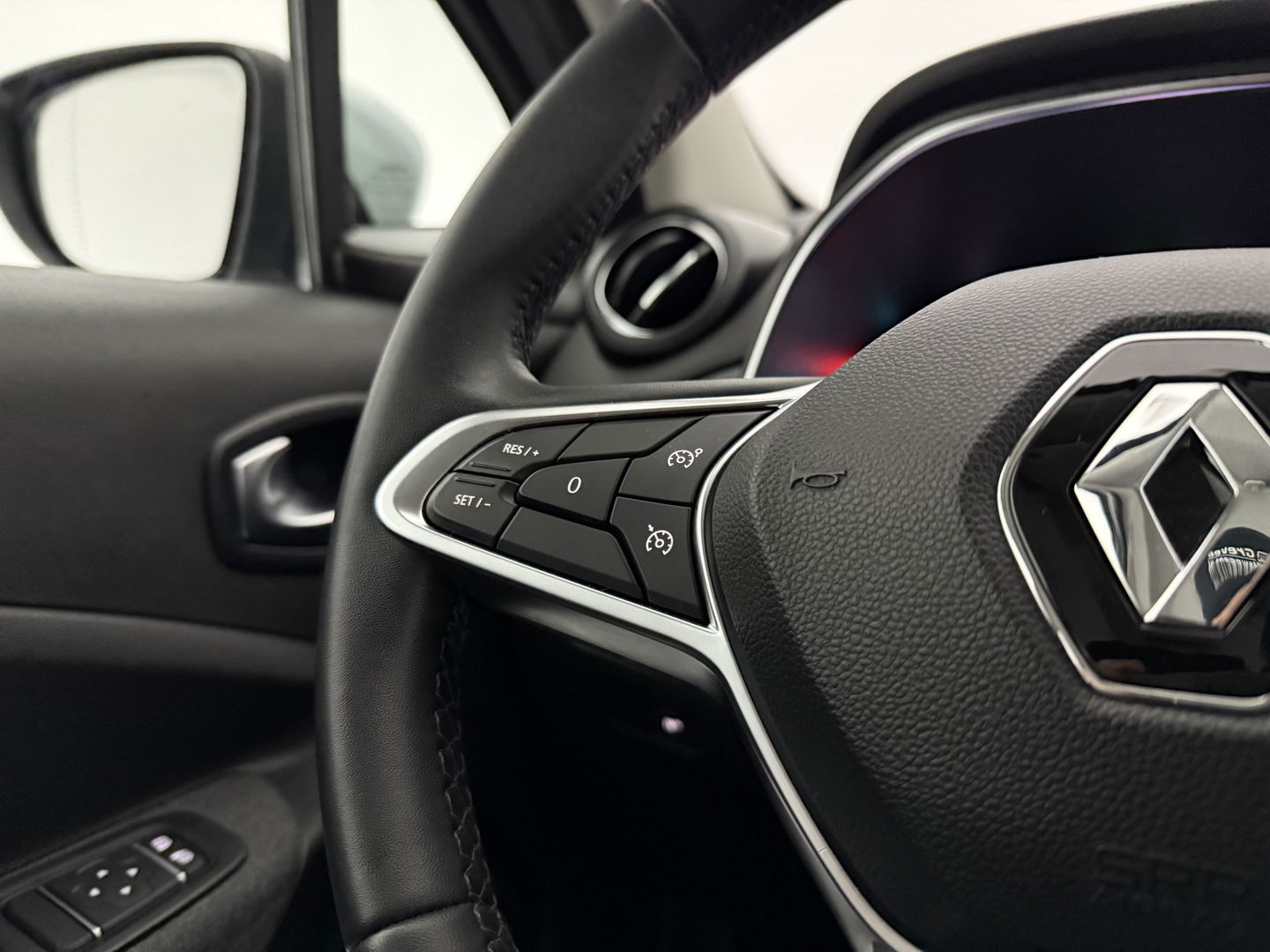 Renault ZOE 50 kWh Huur Accu | SOH 96% | Virtual | Airco | Cruise | Carplay | Camera | Parkeersens.