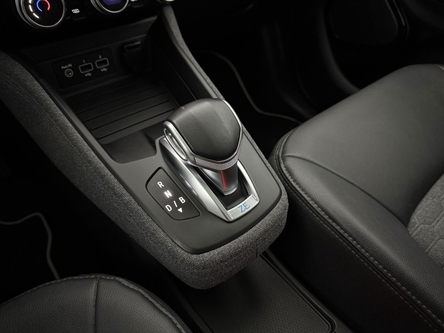 Renault ZOE 50 kWh Huur Accu | SOH 96% | Virtual | Airco | Cruise | Carplay | Camera | Parkeersens.