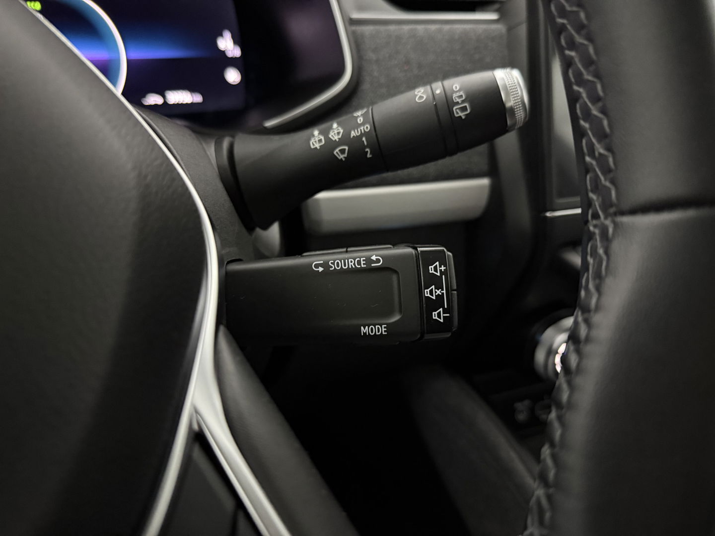 Renault ZOE 50 kWh Huur Accu | SOH 96% | Virtual | Airco | Cruise | Carplay | Camera | Parkeersens.