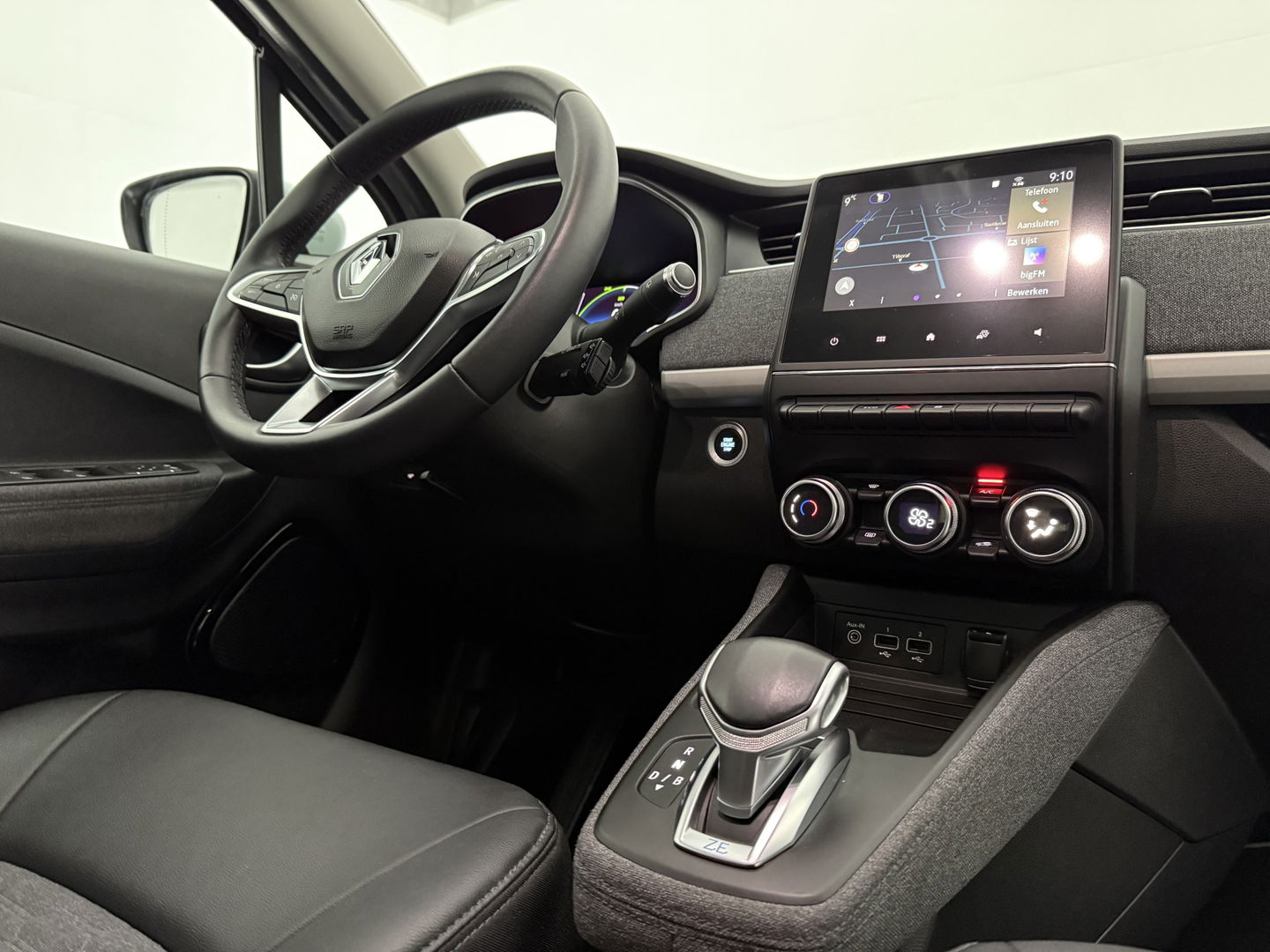 Renault ZOE 50 kWh Huur Accu | SOH 96% | Virtual | Airco | Cruise | Carplay | Camera | Parkeersens.