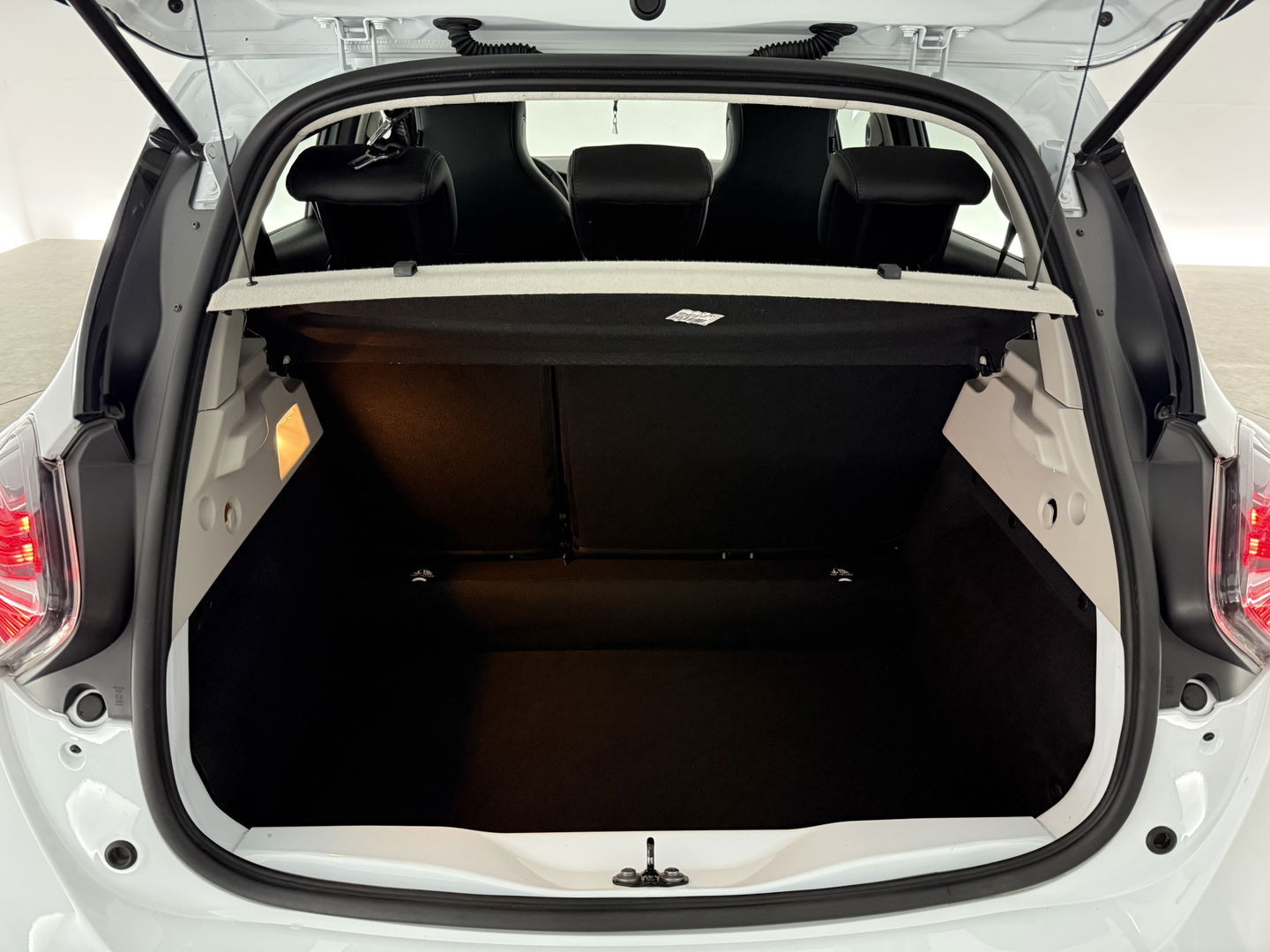 Renault ZOE 50 kWh Huur Accu | SOH 96% | Virtual | Airco | Cruise | Carplay | Camera | Parkeersens.