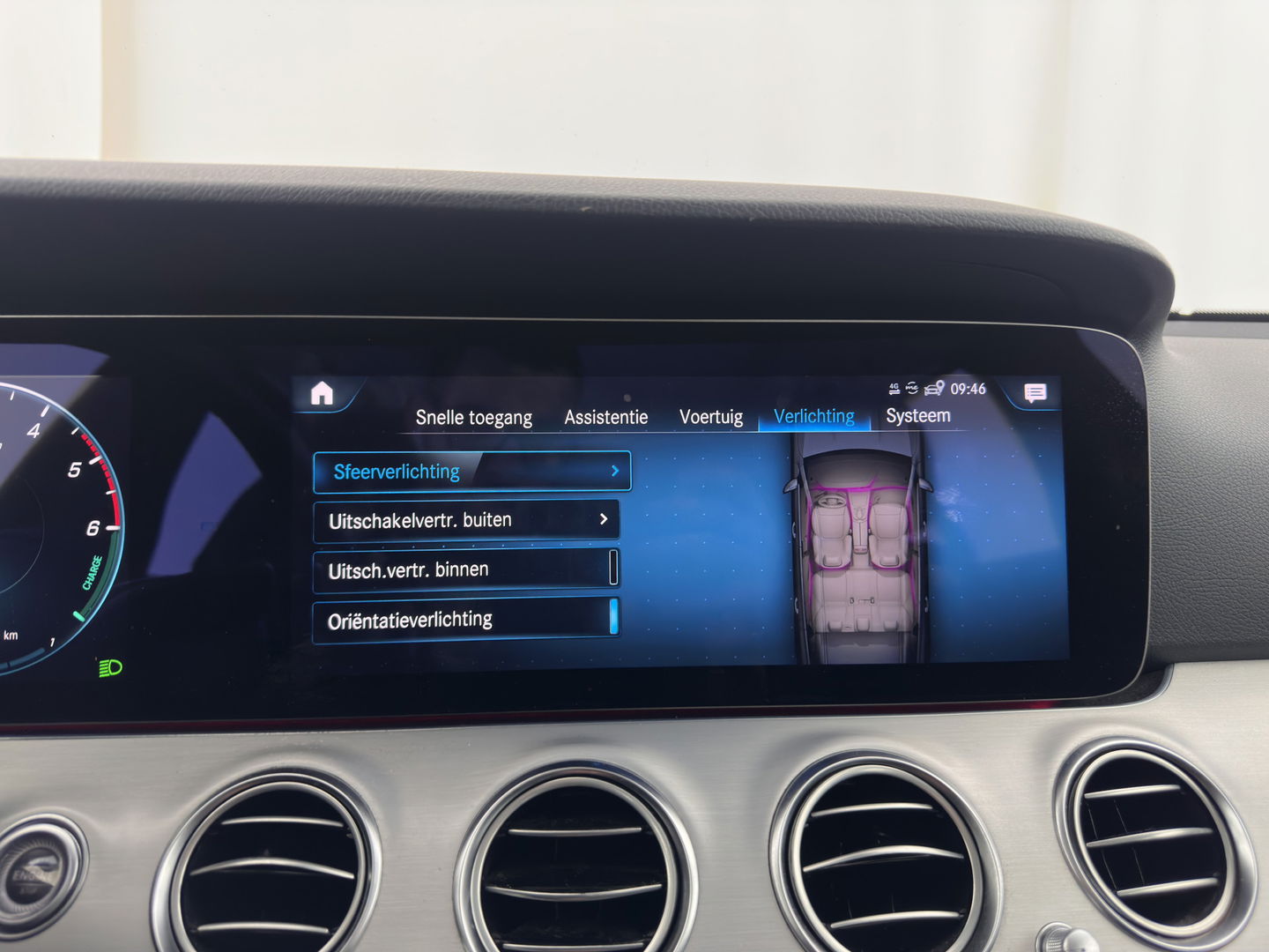 Mercedes-Benz E-Klasse Estate 300 de Luxury Line ( Plug-in ) (INCL-BTW) Aut. *LEATHER | FULL-LED | WIDESCREEN-COCKPIT | BLIND-SPOT | AMBIENT-LIGHT | HEATED-SPORTSEATS | CAMERA | DAB+ | NAVI-FULLMAP | PDC | ADAPTIVE-CRUISE | ECC | 18''ALU*