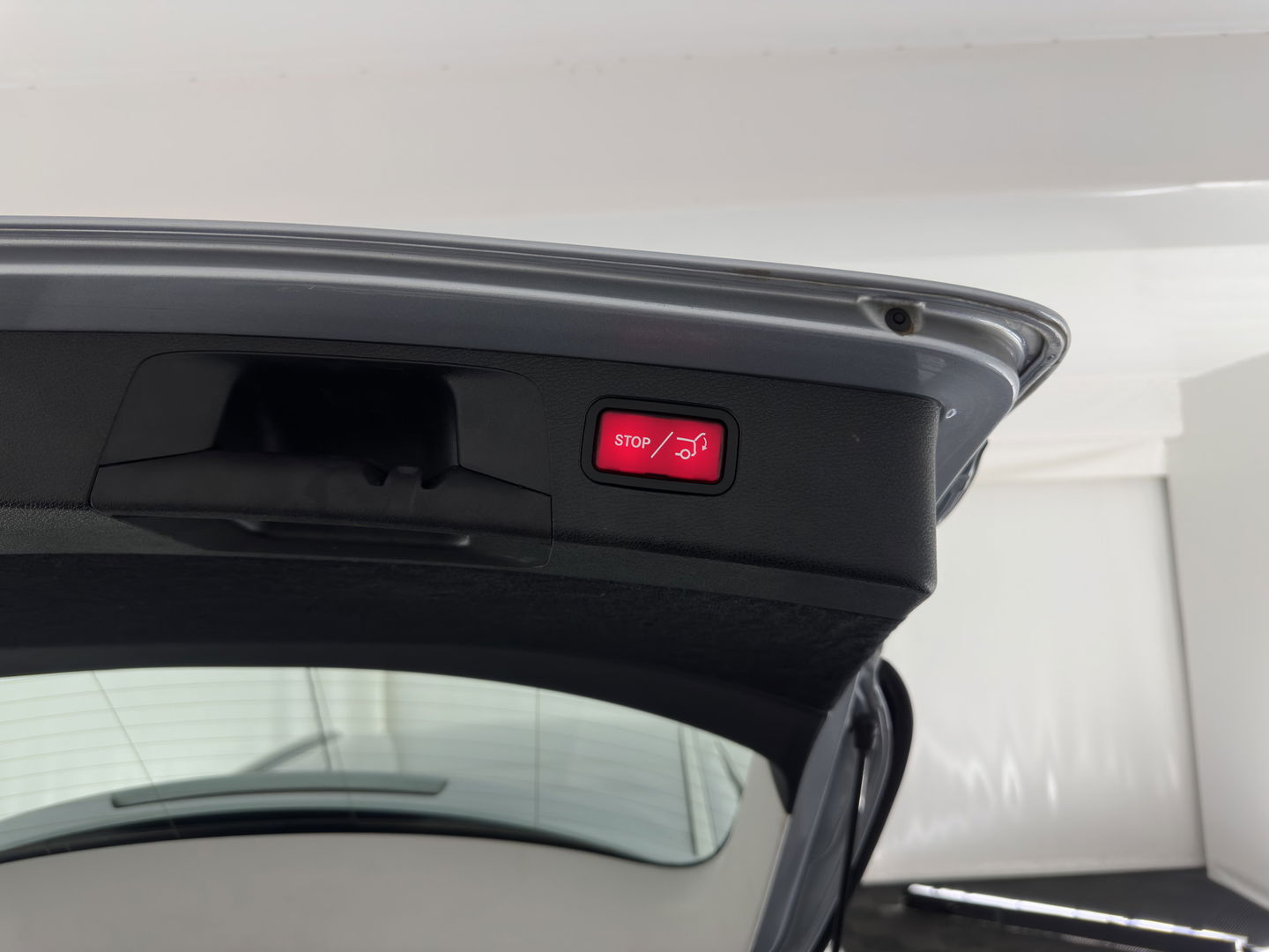 Mercedes-Benz E-Klasse Estate 300 de Luxury Line ( Plug-in ) (INCL-BTW) Aut. *LEATHER | FULL-LED | WIDESCREEN-COCKPIT | BLIND-SPOT | AMBIENT-LIGHT | HEATED-SPORTSEATS | CAMERA | DAB+ | NAVI-FULLMAP | PDC | ADAPTIVE-CRUISE | ECC | 18''ALU*