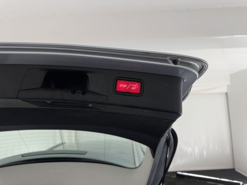 Mercedes-Benz E-Klasse Estate 300 de Luxury Line ( Plug-in ) (INCL-BTW) Aut. *LEATHER | FULL-LED | WIDESCREEN-COCKPIT | BLIND-SPOT | AMBIENT-LIGHT | HEATED-SPORTSEATS | CAMERA | DAB+ | NAVI-FULLMAP | PDC | ADAPTIVE-CRUISE | ECC | 18''ALU*