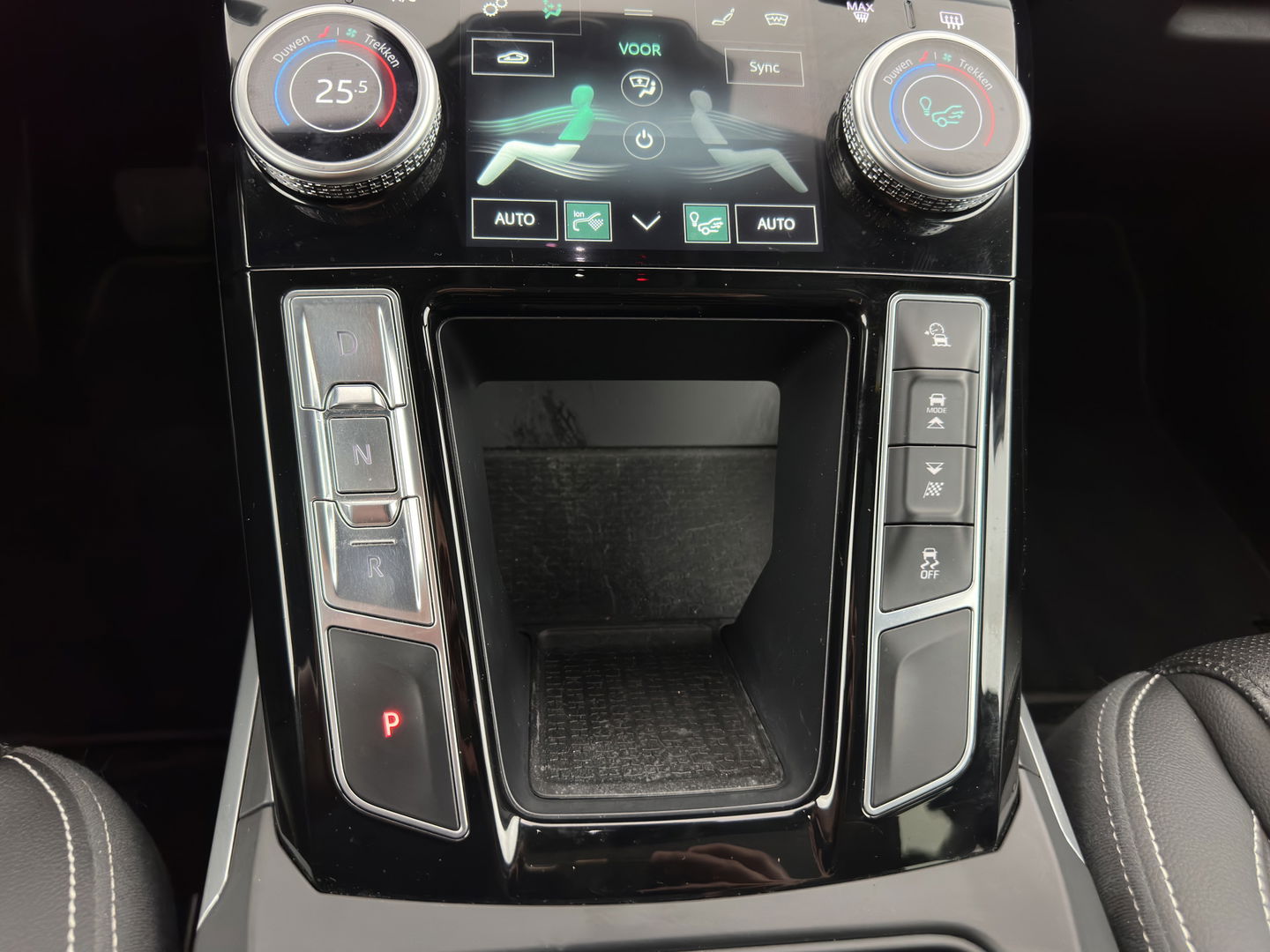 Jaguar I-PACE EV400 HSE 90 kWh AWD (INCL-BTW) *PANO | LEATHER | FULL-LED | MERIDIAN-AUDIO | TOP-VIEW | MEMORY-PACK | BLIND-SPOT | DIGI-COCKPIT | KEYLESS | DAB+ | NAVI-FULLMAP | ECC | HEATED-COMFORTSEATS | PDC | CCS-FASTLOADER