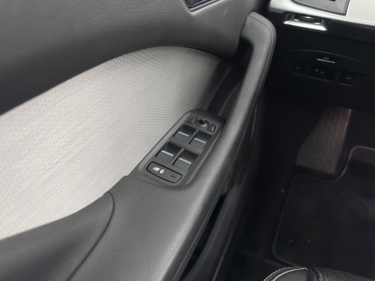 Jaguar I-PACE EV400 HSE 90 kWh AWD (INCL-BTW) *PANO | LEATHER | FULL-LED | MERIDIAN-AUDIO | TOP-VIEW | MEMORY-PACK | BLIND-SPOT | DIGI-COCKPIT | KEYLESS | DAB+ | NAVI-FULLMAP | ECC | HEATED-COMFORTSEATS | PDC | CCS-FASTLOADER