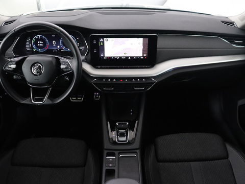 Škoda Octavia 1.4 TSI iV PHEV Business Edition | Head-Up | Stoelverwarming | Adaptive cruise | Camera | Carplay | Sfeerverlichting | Massage | Achterbankverwarming | Navigatie | PHEV | Plug In