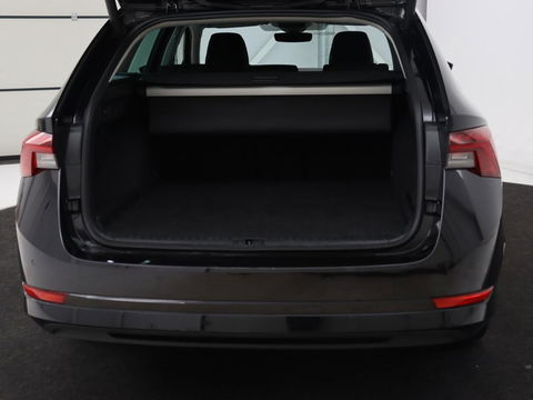 Škoda Octavia 1.4 TSI iV PHEV Business Edition | Head-Up | Stoelverwarming | Adaptive cruise | Camera | Carplay | Sfeerverlichting | Massage | Achterbankverwarming | Navigatie | PHEV | Plug In