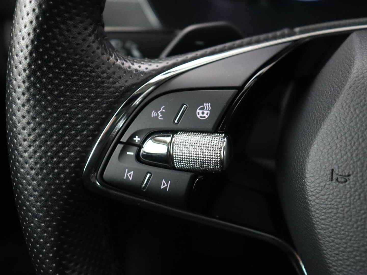 Škoda Octavia 1.4 TSI iV PHEV Business Edition | Head-Up | Stoelverwarming | Adaptive cruise | Camera | Carplay | Sfeerverlichting | Massage | Achterbankverwarming | Navigatie | PHEV | Plug In