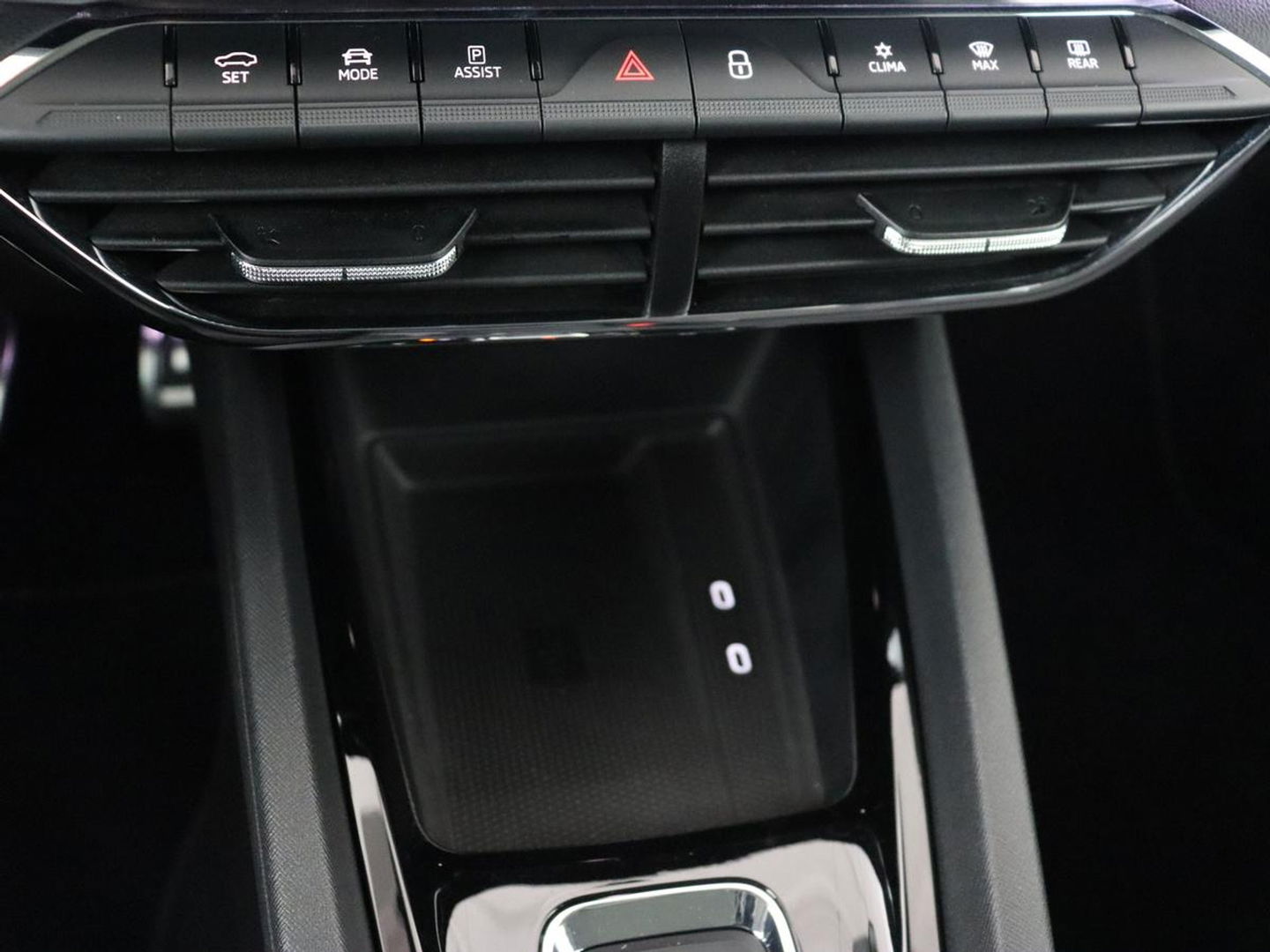 Škoda Octavia 1.4 TSI iV PHEV Business Edition | Head-Up | Stoelverwarming | Adaptive cruise | Camera | Carplay | Sfeerverlichting | Massage | Achterbankverwarming | Navigatie | PHEV | Plug In