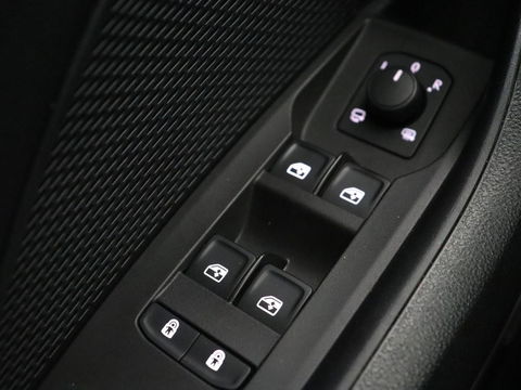 Škoda Octavia 1.4 TSI iV PHEV Business Edition | Head-Up | Stoelverwarming | Adaptive cruise | Camera | Carplay | Sfeerverlichting | Massage | Achterbankverwarming | Navigatie | PHEV | Plug In