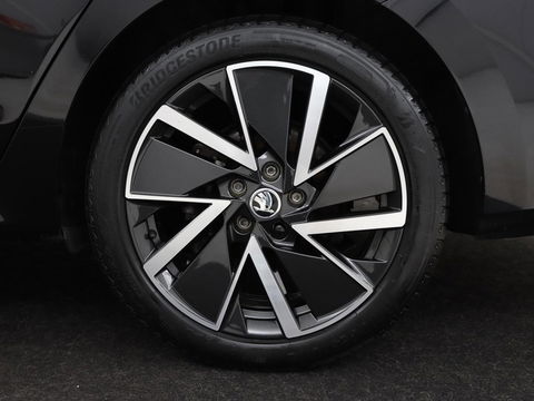 Škoda Octavia 1.4 TSI iV PHEV Business Edition | Head-Up | Stoelverwarming | Adaptive cruise | Camera | Carplay | Sfeerverlichting | Massage | Achterbankverwarming | Navigatie | PHEV | Plug In