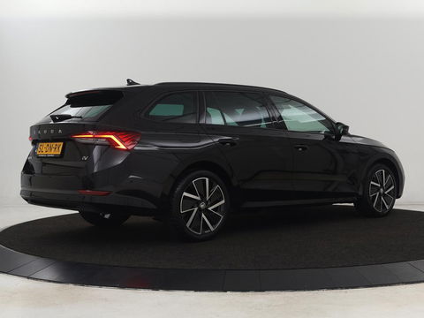 Škoda Octavia 1.4 TSI iV PHEV Business Edition | Head-Up | Stoelverwarming | Adaptive cruise | Camera | Carplay | Sfeerverlichting | Massage | Achterbankverwarming | Navigatie | PHEV | Plug In