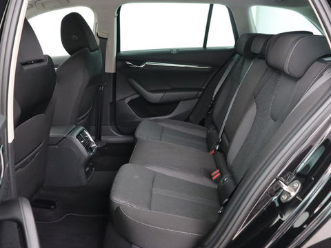 Škoda Octavia 1.4 TSI iV PHEV Business Edition | Head-Up | Stoelverwarming | Adaptive cruise | Camera | Carplay | Sfeerverlichting | Massage | Achterbankverwarming | Navigatie | PHEV | Plug In