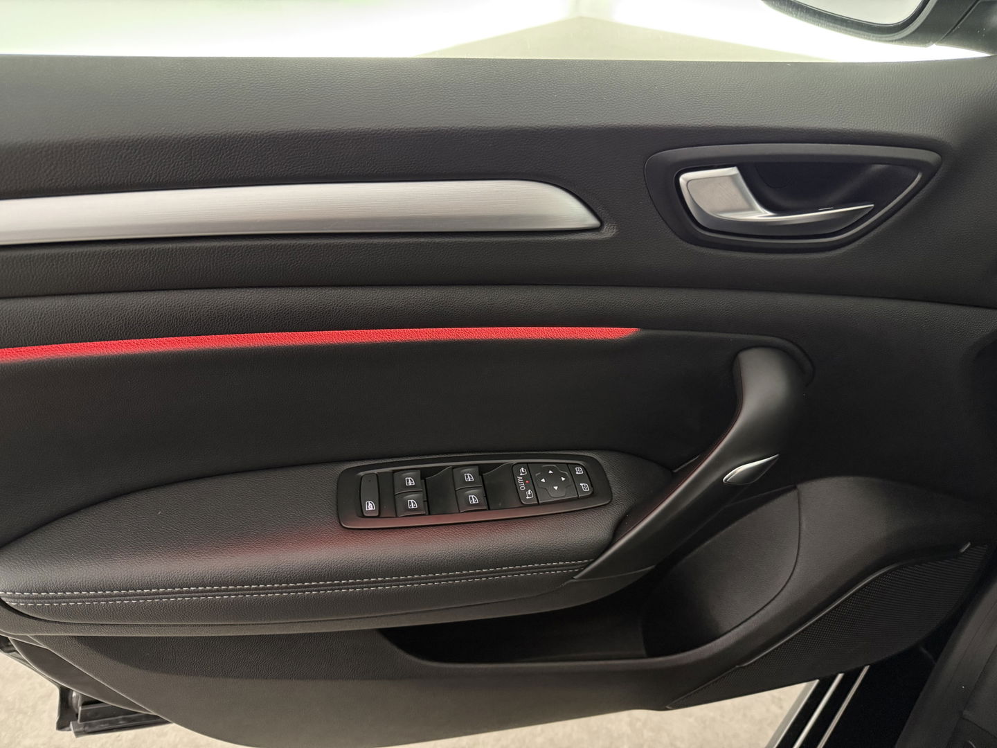 Renault Mégane 1.6 e-Tech Plug-in Intens | SOH 95% | Adap. Cruise | Virtual | Sfeer | HuD | Stoel/Stuur verw. | Camera | Carplay | Keyless