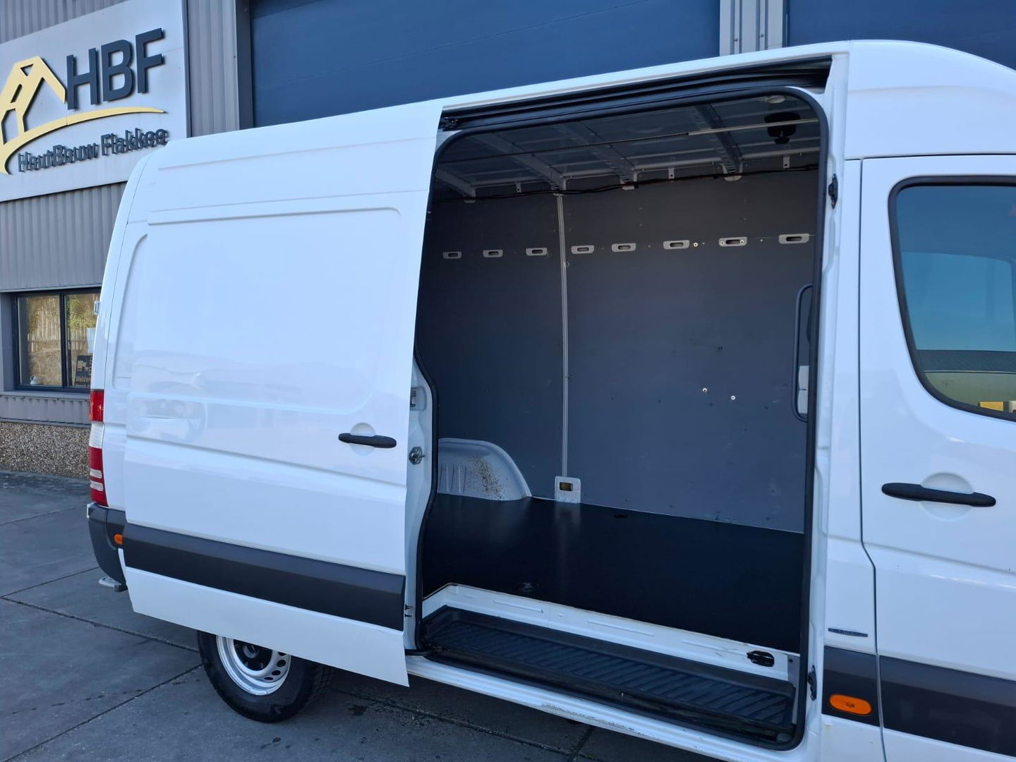 Mercedes-Benz Sprinter 313 2.2 CDI 366 EHD 3500 KG / L2H2 / AIRCO / CRUISE CONTROLE / TREKHAAK / AUTOMAAT
