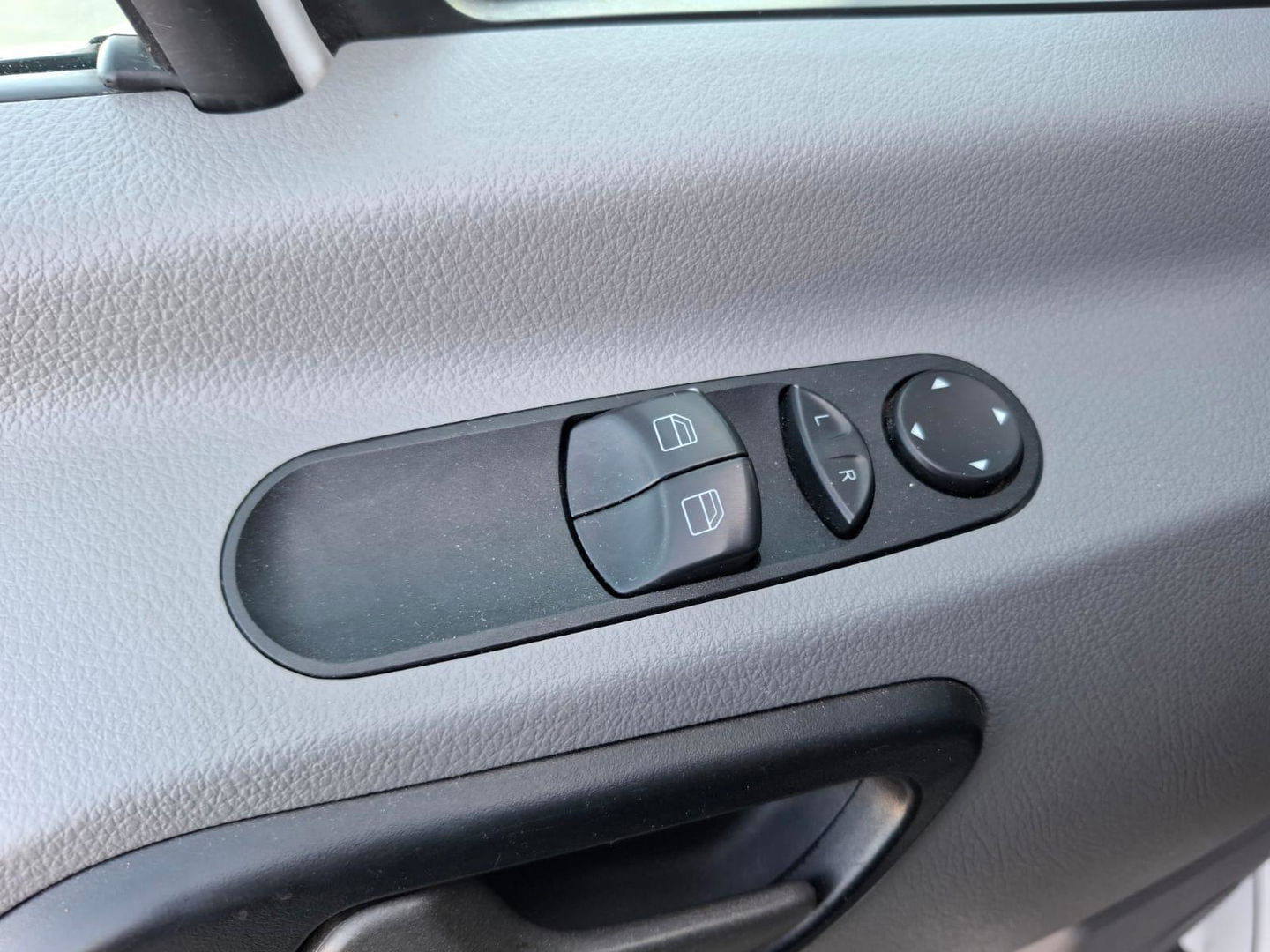 Mercedes-Benz Sprinter 313 2.2 CDI 366 EHD 3500 KG / L2H2 / AIRCO / CRUISE CONTROLE / TREKHAAK / AUTOMAAT