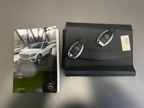 Mercedes-Benz GLC 250 4MATIC AMG|Pano|Burmester|Camera|Stoelverwarming|Ambient Light|NL-Auto|211PK